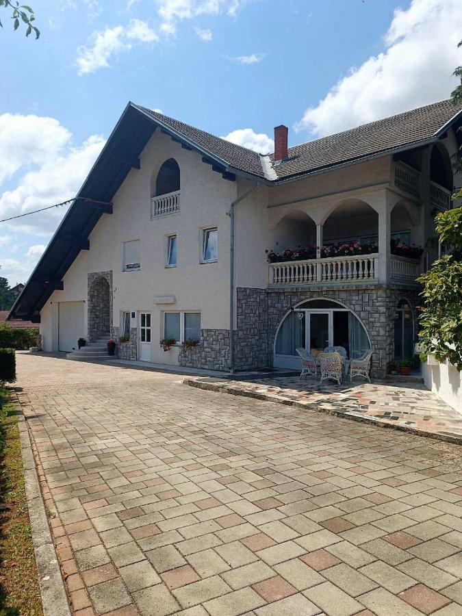Studio Apartman Brletic Apartment Tounj